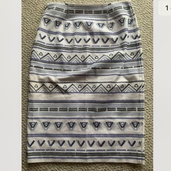 WHBM Pencil Skirt Aztec - Picture 2 of 3